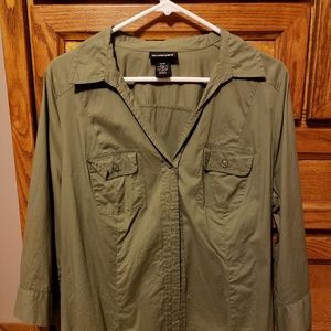Olive 3-length button up shirt
